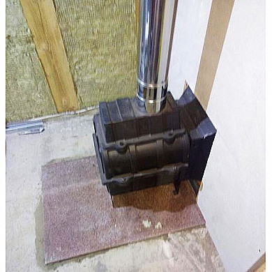 Топка печи в парной