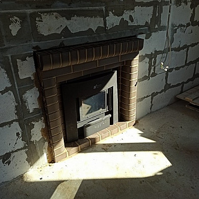 Вид кирпичного портала сбоку